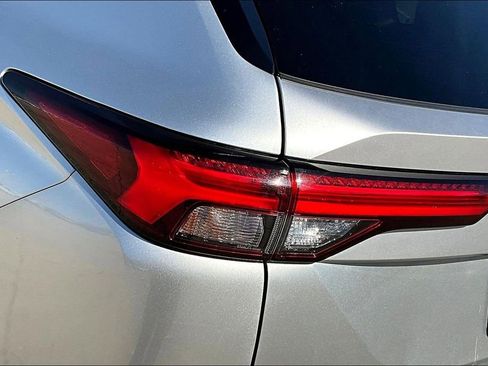 Used 2024 Mitsubishi Outlander SE image 24