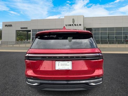 Used 2026 Lincoln Nautilus Premier AWD/4WD image 4