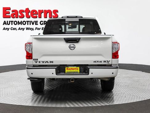Used 2020 Nissan Titan SV w/ SV Convenience Package image 6