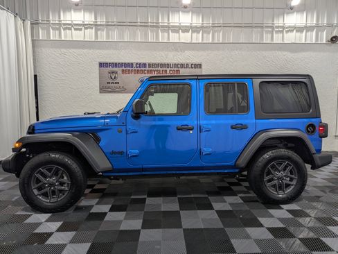 Used 2024 Jeep Wrangler Unlimited Sport image 2