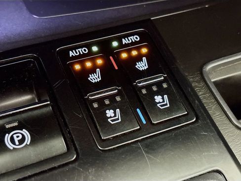 Used 2022 Lexus RX 350L Premium w/ Special Edition image 21