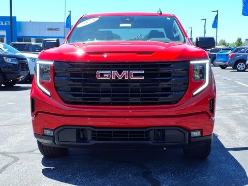 Used 2024 GMC Sierra 1500 Elevation AWD/4WD image 2