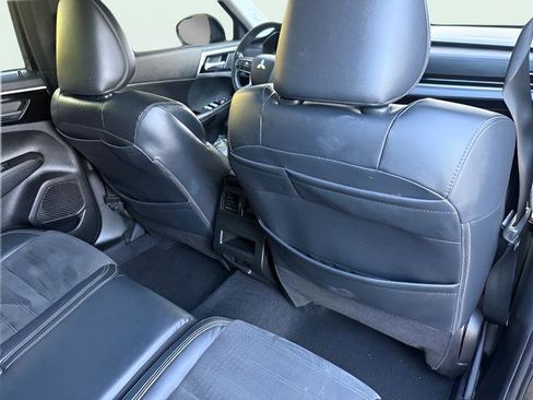 Used 2022 Mitsubishi Outlander SE image 28