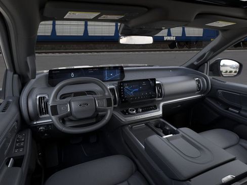 New 2026 Ford Expedition Platinum image 32