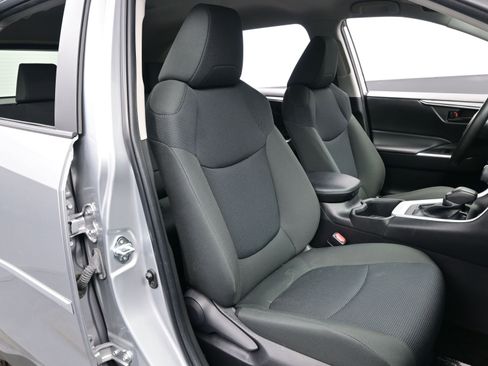 Used 2023 Toyota RAV4 LE image 13