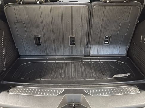 Used 2024 GMC Yukon AT4 w/ AT4 Premium Package AWD/4WD image 7