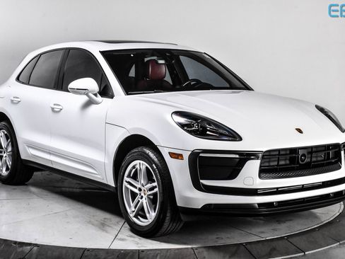 Used 2024 Porsche Macan Base w/ Premium Plus Package image 8