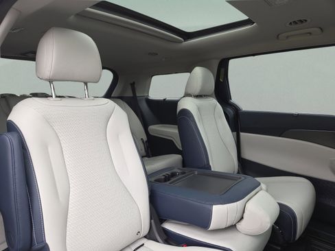 New 2026 Kia Carnival SX Prestige FWD image 17