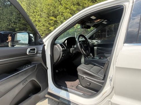 Used 2018 Jeep Grand Cherokee Limited RWD image 9