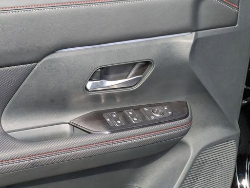 New 2025 Nissan Kicks SR w/ SR Premium Package image 8