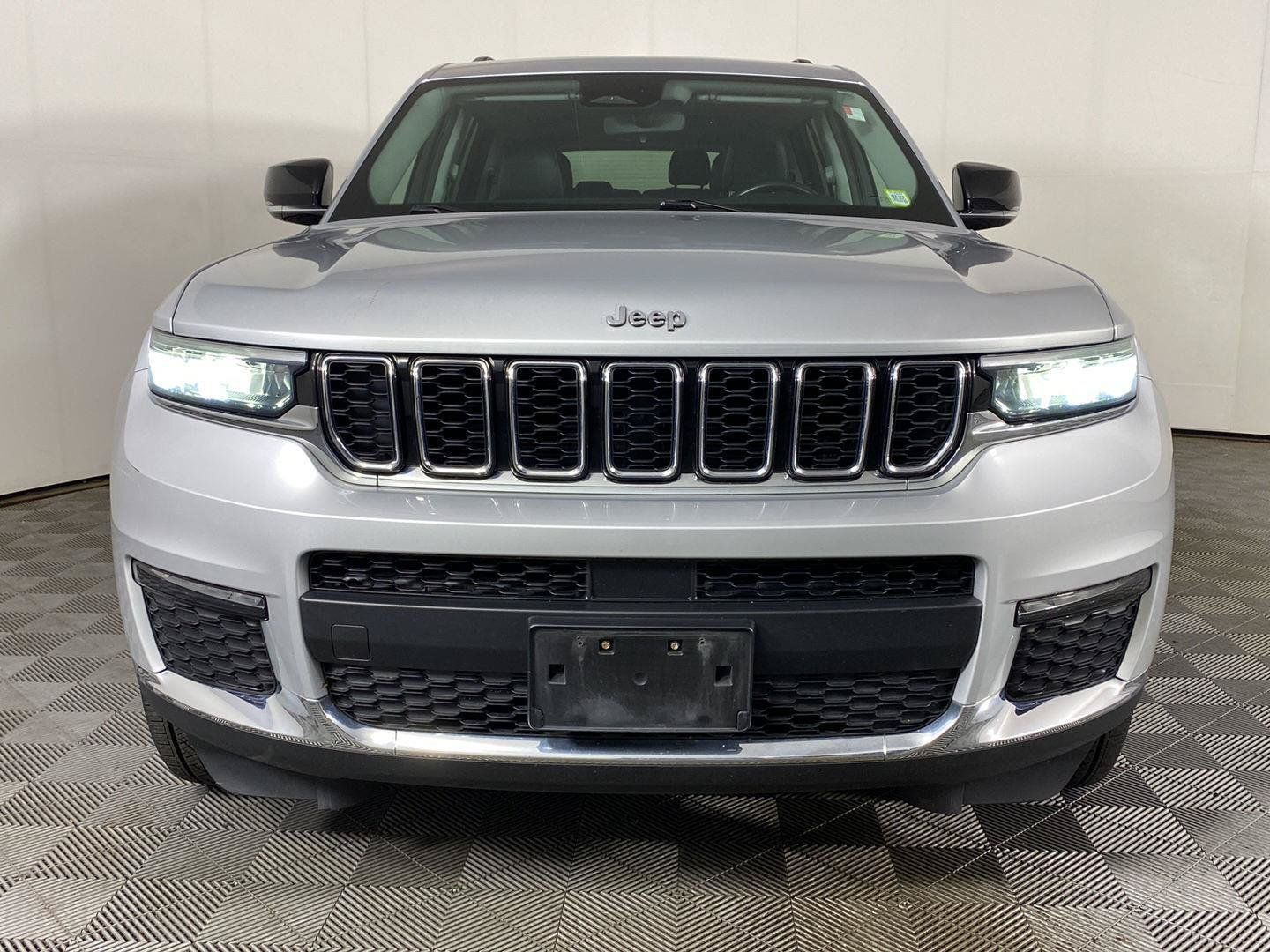 Used 2021 Jeep Grand Cherokee L Limited w/ MOPAR Finishing Package AWD/4WD image 13