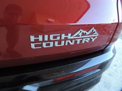 Certified 2025 Chevrolet Traverse High Country w/ LPO, Floor Liner Package FWD image 21