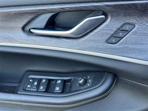 Used 2022 Jeep Grand Cherokee L Limited image 28