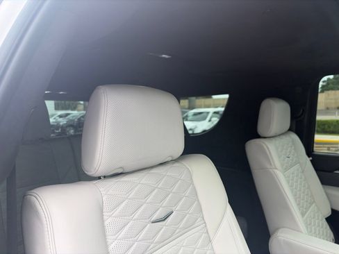 Used 2025 Cadillac Escalade ESV Sport Platinum AWD/4WD image 11