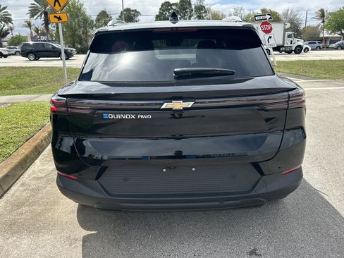 New 2026 Chevrolet Equinox EV LT AWD/4WD image 6