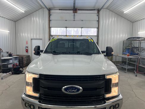Used 2019 Ford F250 XL w/ Power Equipment Group image 8