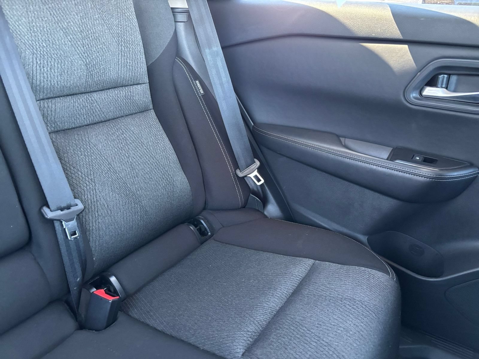 Used 2025 Nissan Rogue SV FWD image 38