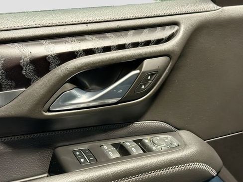 Used 2023 GMC Yukon XL Denali w/ Denali Reserve Package image 18