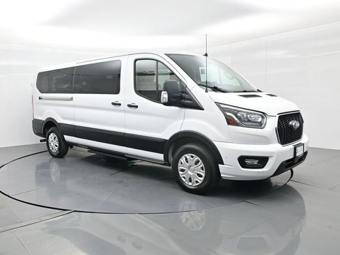 Used 2023 Ford Transit 350 XLT image 4