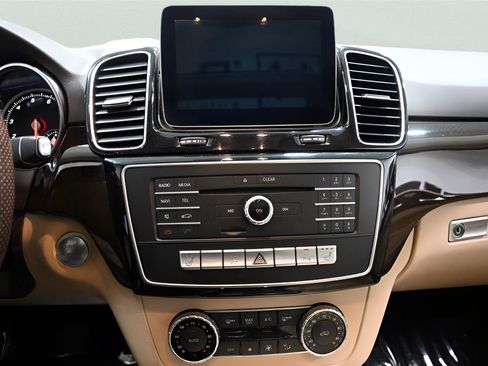 Used 2017 Mercedes-Benz GLE 350 4MATIC w/ Premium 1 Package image 24