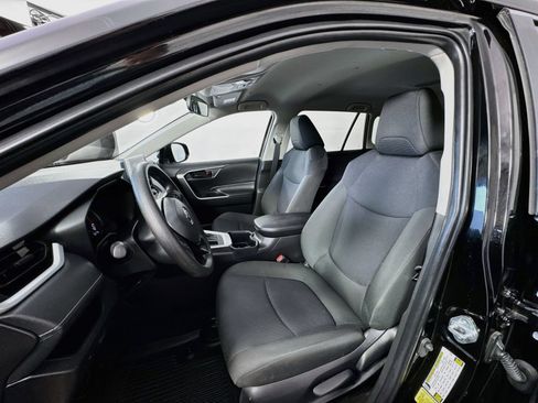 Certified 2025 Toyota RAV4 LE FWD image 12