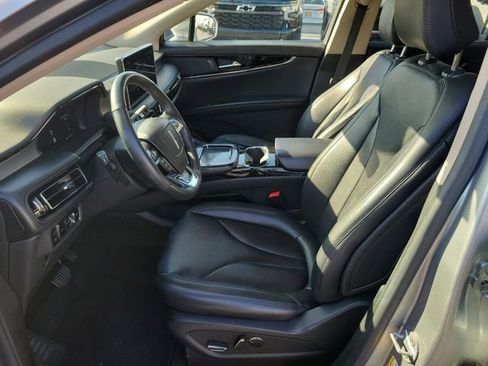 Used 2023 Lincoln Nautilus Standard w/ Premium Package image 11