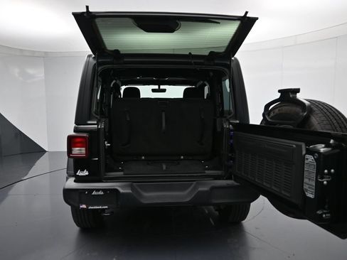 Used 2023 Jeep Wrangler Sport AWD/4WD image 25