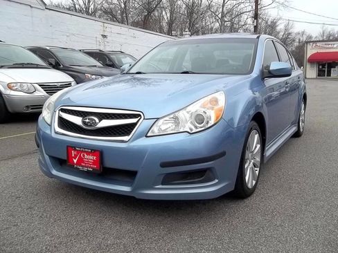 Used 2010 Subaru Legacy 2.5i Limited image 1