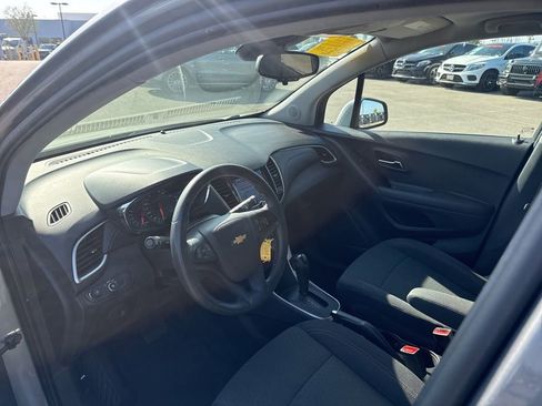 Used 2020 Chevrolet Trax LS w/ Tint and Cruise Package FWD image 9