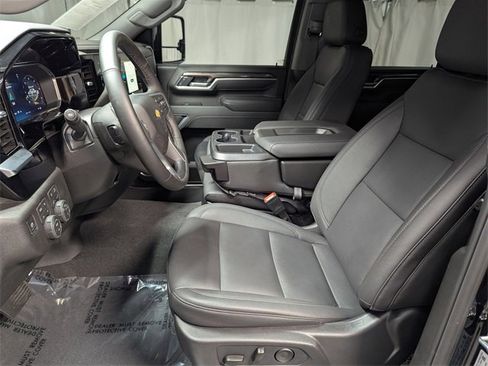 Used 2026 Chevrolet Silverado 3500 LTZ image 12