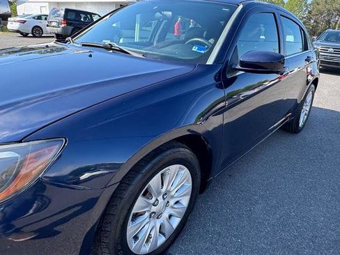 Used 2014 Chrysler 200 LX FWD image 8