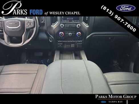 Used 2023 GMC Sierra 2500 Denali w/ Denali Black Diamond Edition AWD/4WD image 12