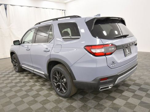 New 2025 Honda Pilot Touring image 5