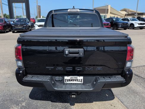 Used 2022 Toyota Tacoma Limited w/ Nightshade Package AWD/4WD image 6