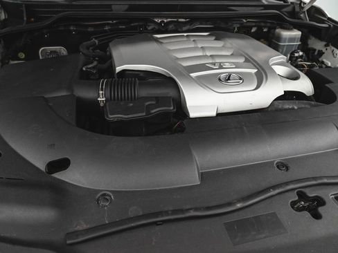 Used 2017 Lexus LX 570 4WD image 38