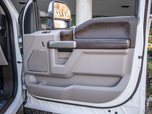 Used 2019 Ford F350 Limited image 19