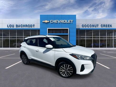 Used 2023 Nissan Kicks SV FWD image 1