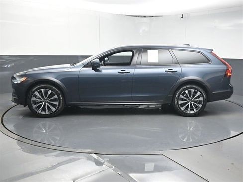 Certified 2025 Volvo V90 B6 Cross Country Plus image 5