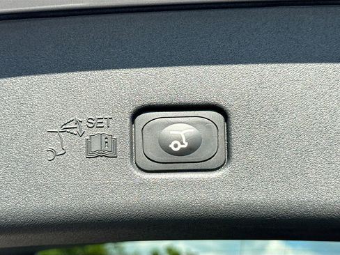 Used 2024 Lincoln Nautilus Reserve w/ Equipment Group 202A AWD/4WD image 13