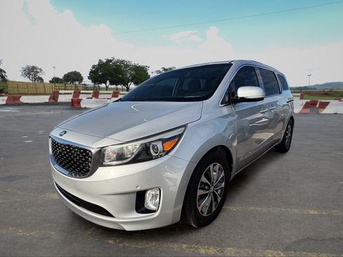 Used 2018 Kia Sedona SX FWD image 5
