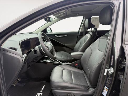 Used 2023 Kia Niro Wave w/ Wave Preserve Package FWD image 10