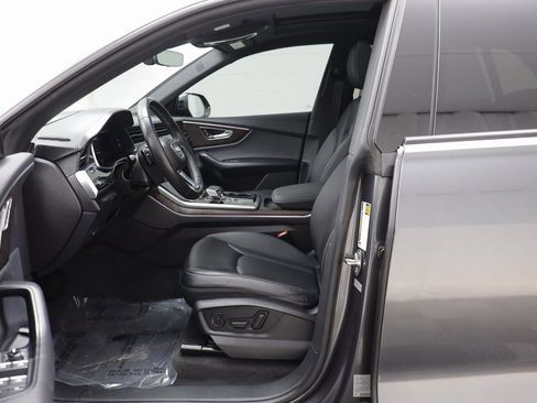 Used 2020 Audi Q8 Prestige w/ Prestige Package image 5