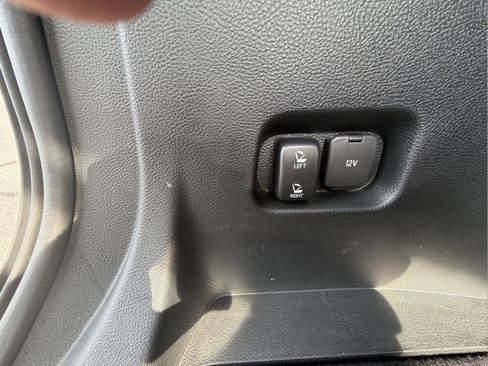 Used 2018 Ford Edge SEL w/ Equipment Group 201A AWD/4WD image 40