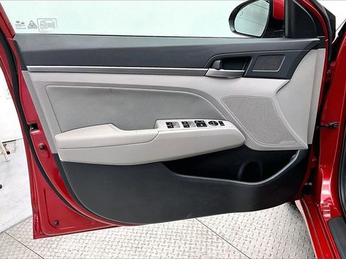 Used 2018 Hyundai Elantra SEL image 17