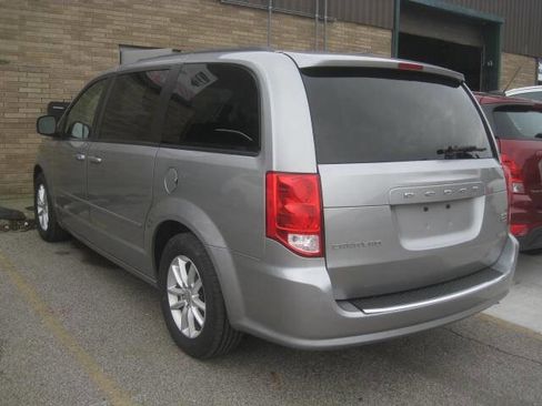Used 2016 Dodge Grand Caravan SXT FWD image 7