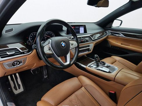 Used 2019 BMW 750i xDrive w/ Executive Package AWD/4WD image 9