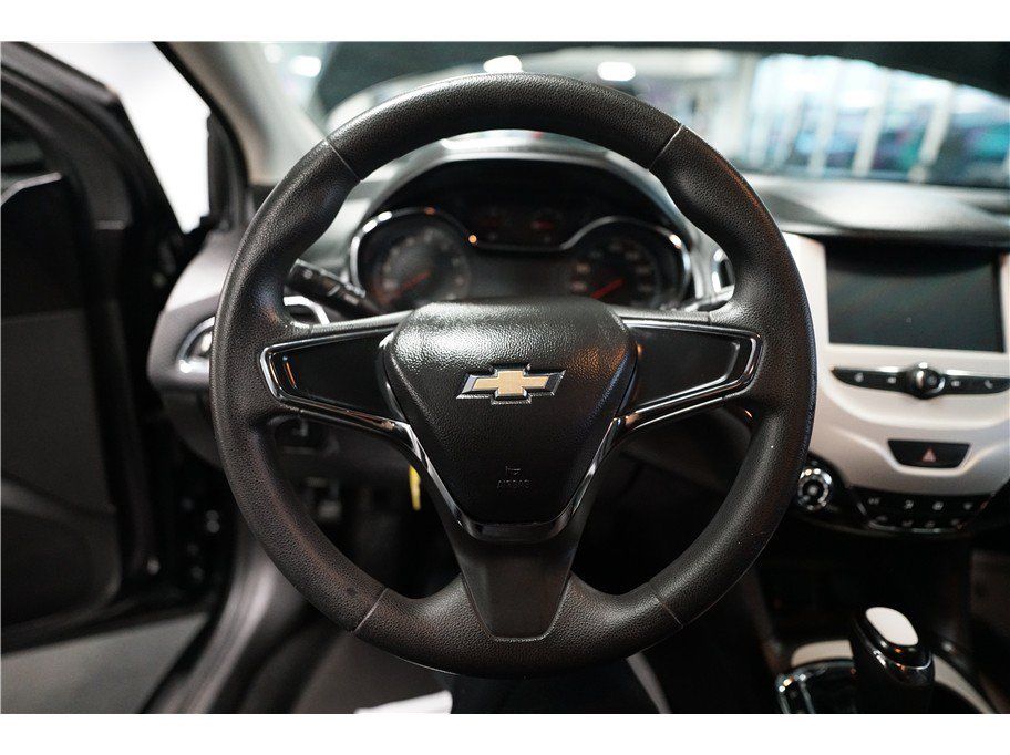 Used 2017 Chevrolet Cruze LS FWD image 18