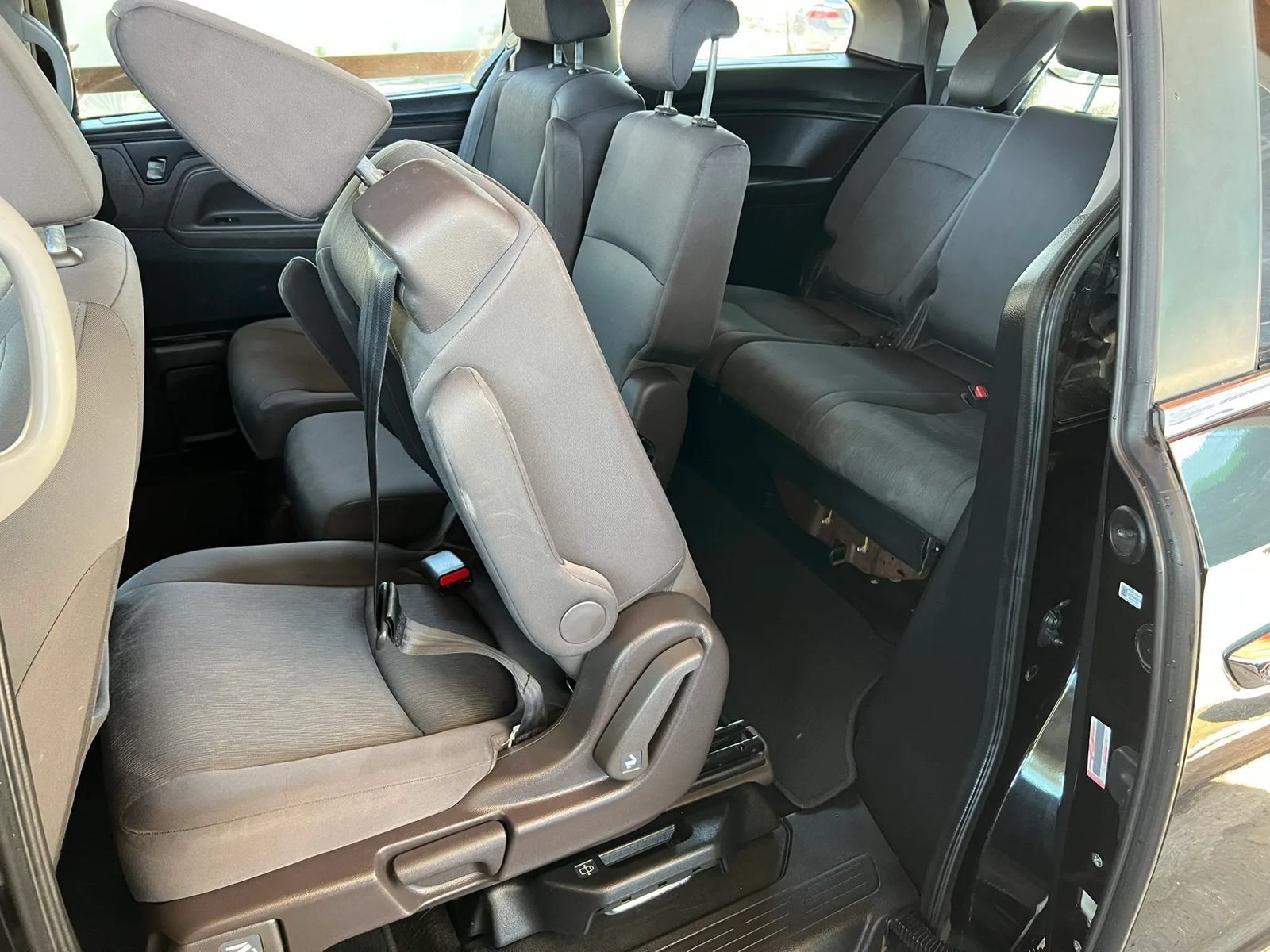Used 2018 Honda Odyssey EX image 9