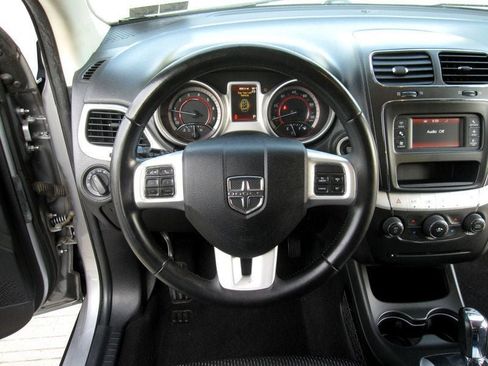 Used 2018 Dodge Journey SE FWD image 19