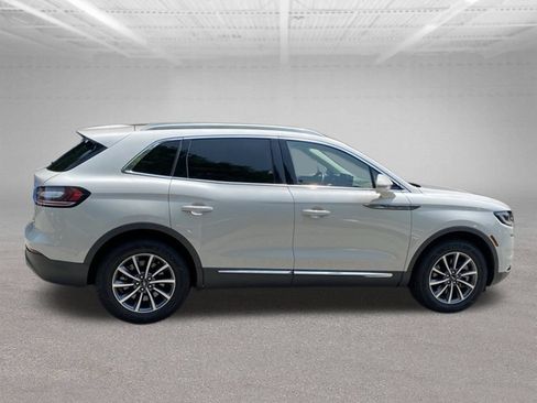 Used 2022 Lincoln Nautilus AWD image 7